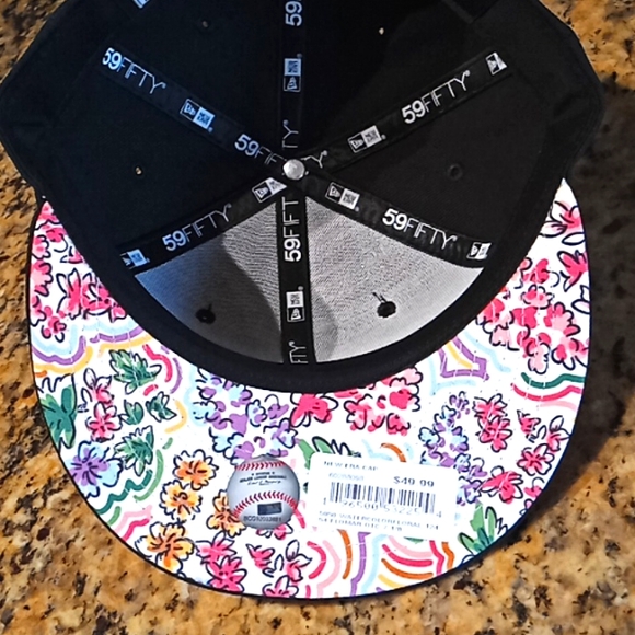 Florida Marlins New Era Cap. Watercolor Floral. New With Tags. 7 1/8. - Picture 9 of 16
